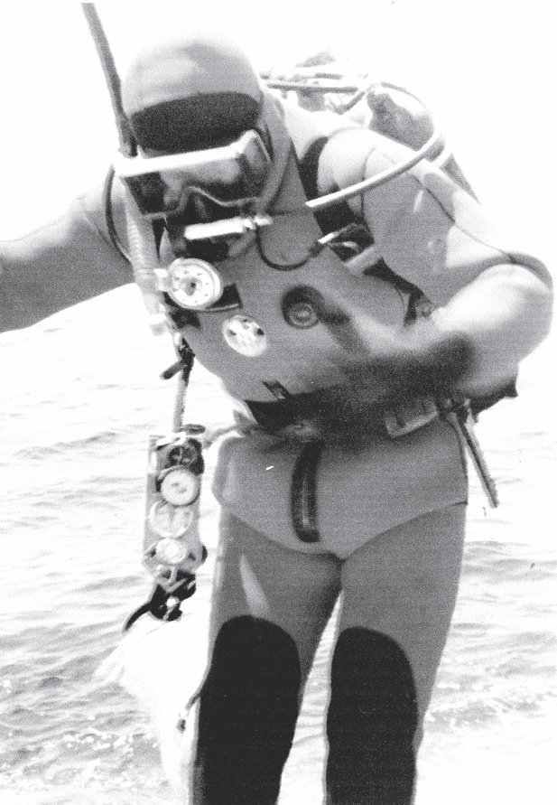 Valentinas raugas in diving gear