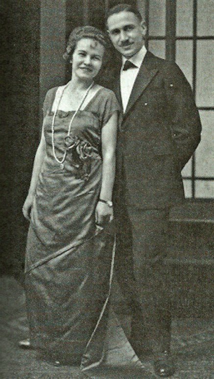 Vytautas and his wife-to-be Unė Baye in Chicago, 1920.